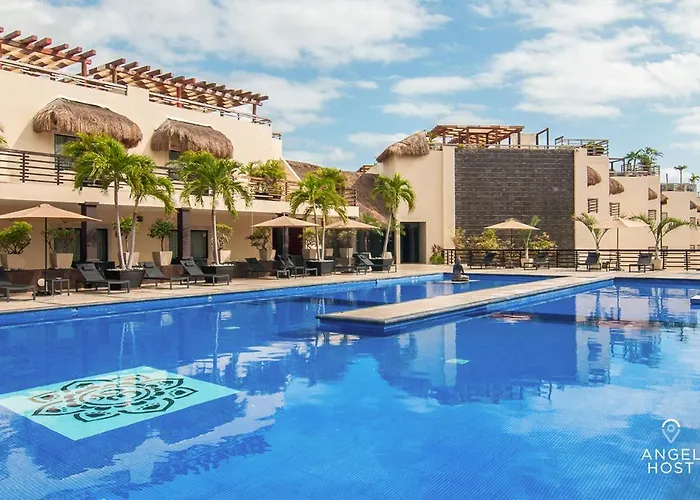 Oceanview Penthouse & Rooftop Pool Near Mamitas * Playa del Carmen