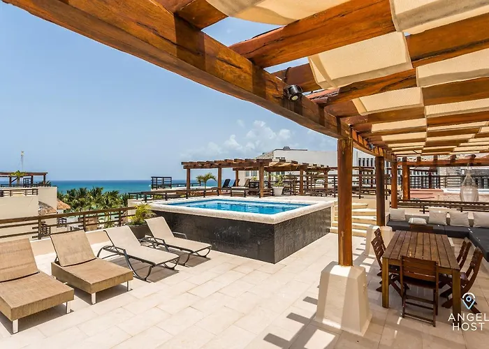 Oceanview Penthouse & Rooftop Pool Near Mamitas *