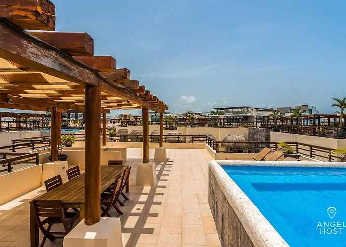 Oceanview Penthouse & Rooftop Pool Near Mamitas *