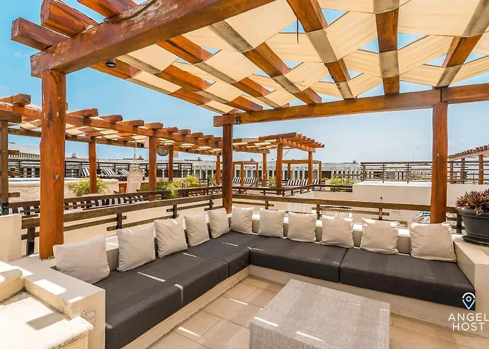 Oceanview Penthouse & Rooftop Pool Near Mamitas Playa del Carmen