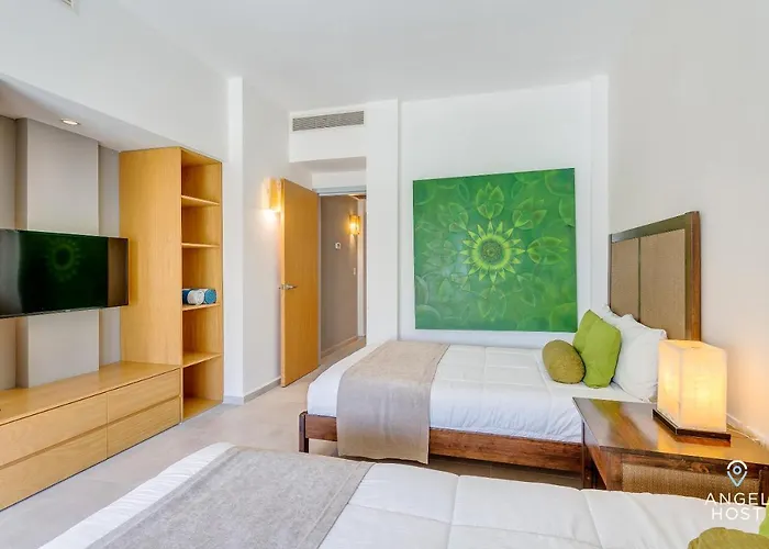 Oceanview Penthouse & Rooftop Pool Near Mamitas *