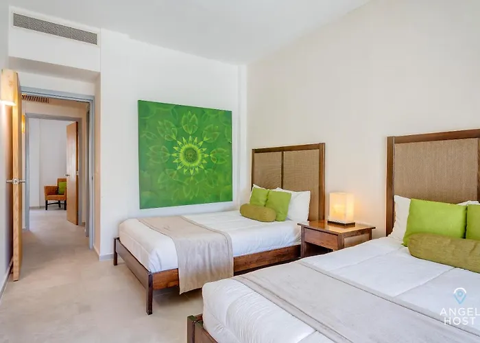 Oceanview Penthouse & Rooftop Pool Near Mamitas *