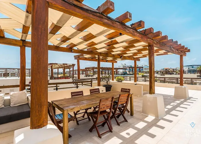 Oceanview Penthouse & Rooftop Pool Near Mamitas *