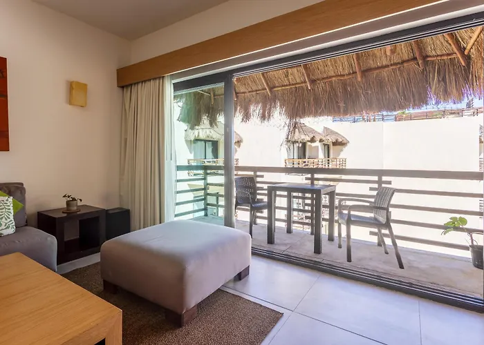 Holiday home Oceanview Penthouse & Rooftop Pool Near Mamitas *